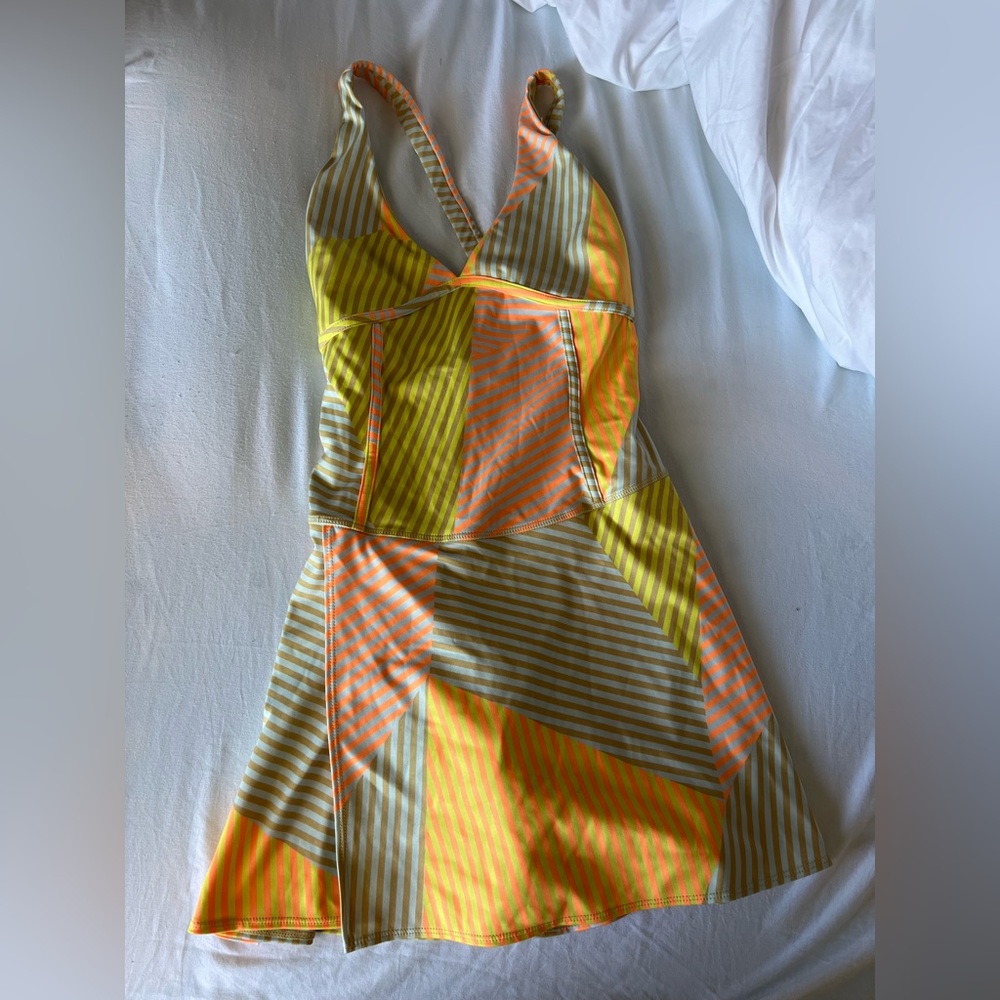 FP MOVEMENT DROP SHOT PRINTED SKORTSIE COLOR MELON STRIPE SIZE SMALL